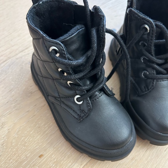 H&M Toddler Girls Size 6 Combat Boots - Picture 2 of 8
